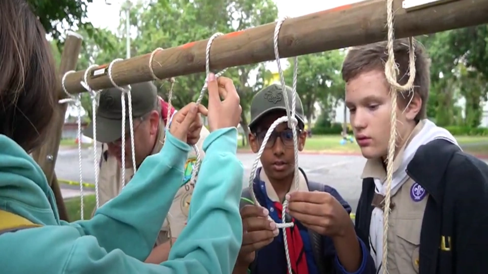 Scouts tying knots